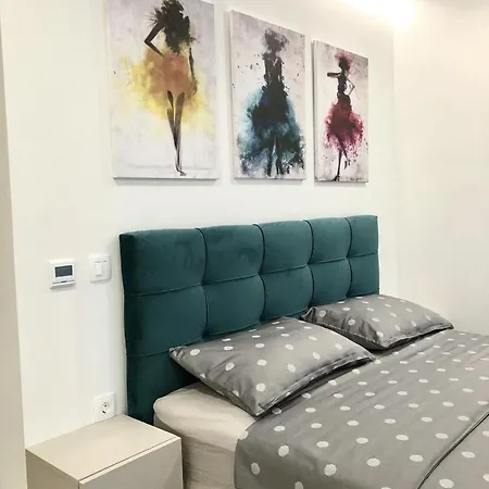 Luxury Leina