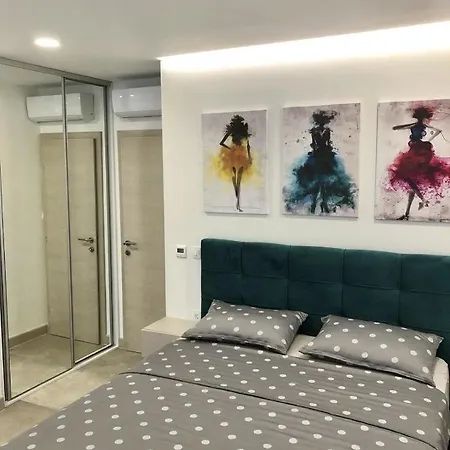 Luxury Leina Villa